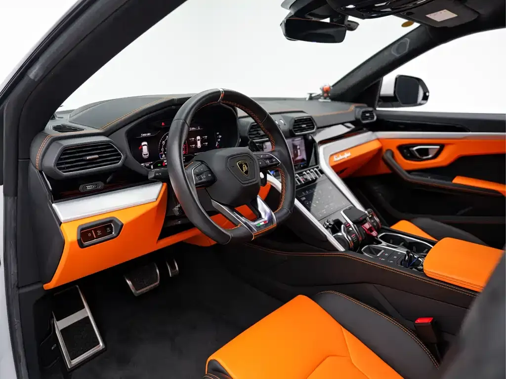 Lamborghini Urus — фото 10
