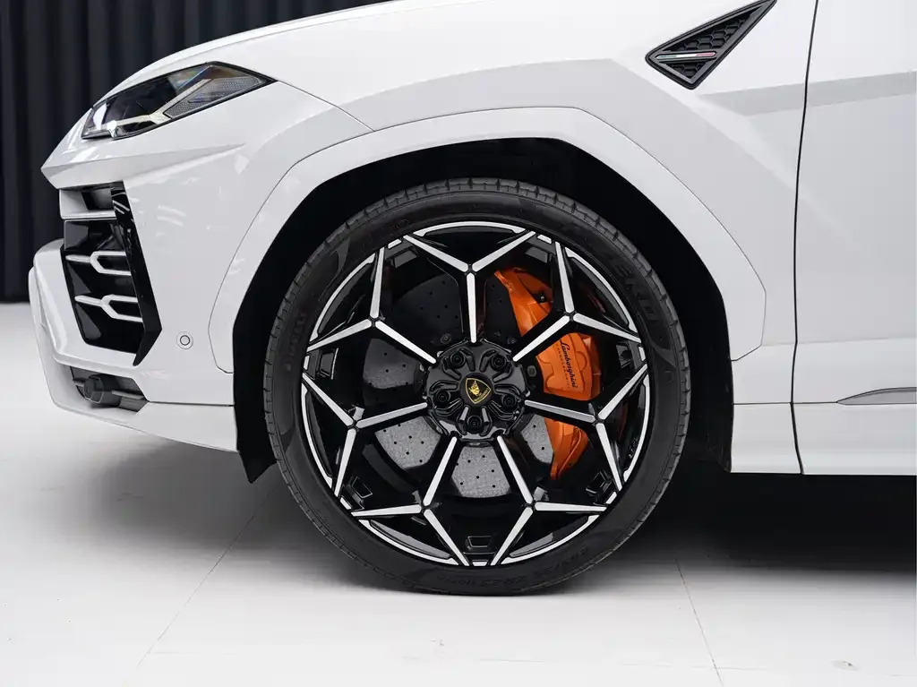 Lamborghini Urus — фото 8