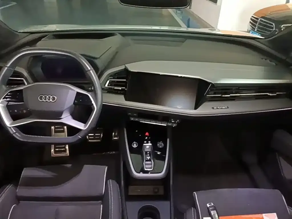Audi Q5 e-tron — фото 2