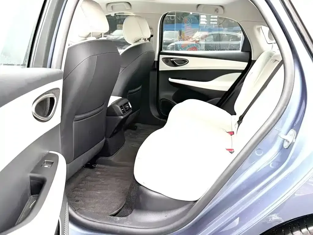 BYD Seal 05 DM-i — фото 8