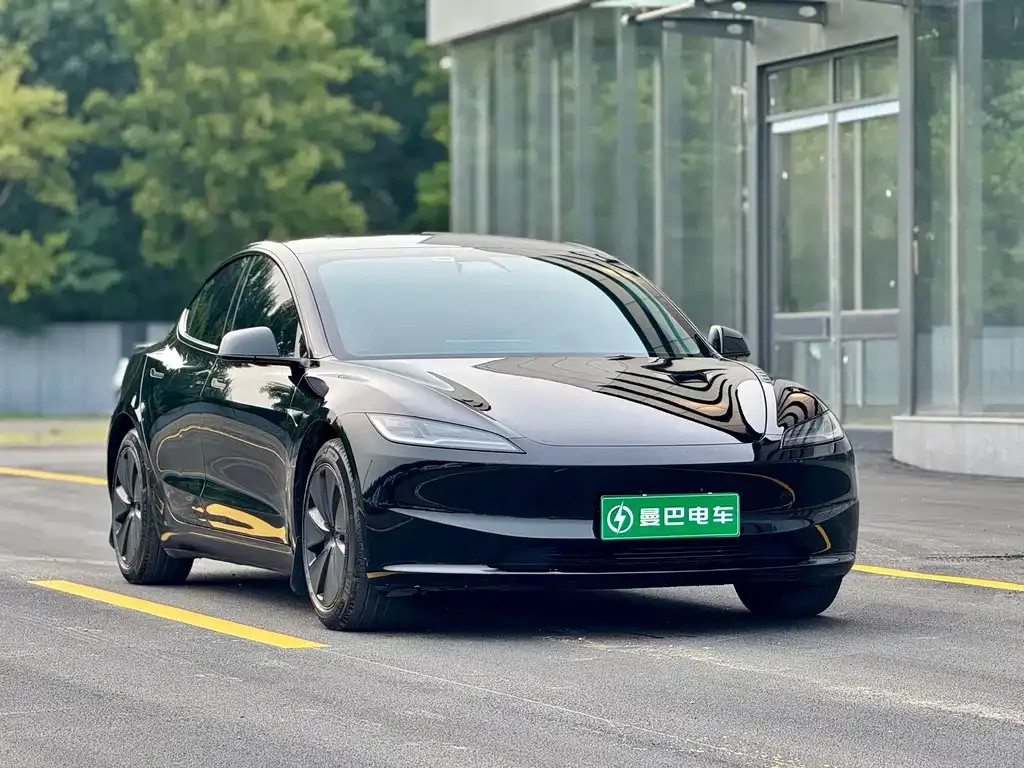 Tesla Model 3 — фото 4