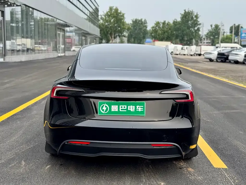 Tesla Model 3 — фото 2