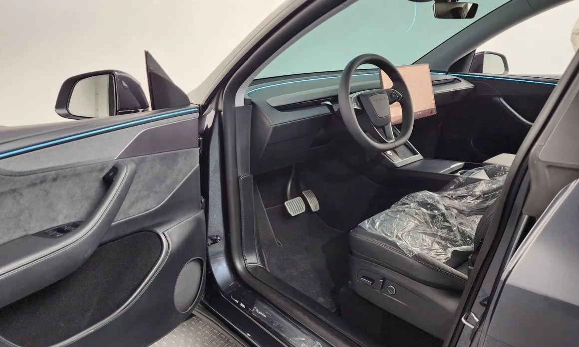 Tesla Model Y — фото 9