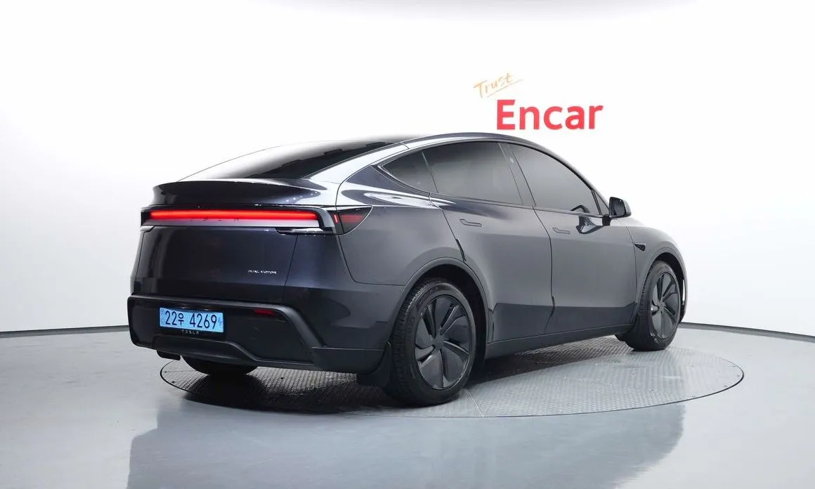 Tesla Model Y — фото 3