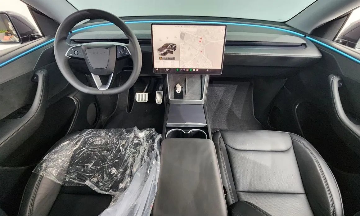 Tesla Model Y — фото 8