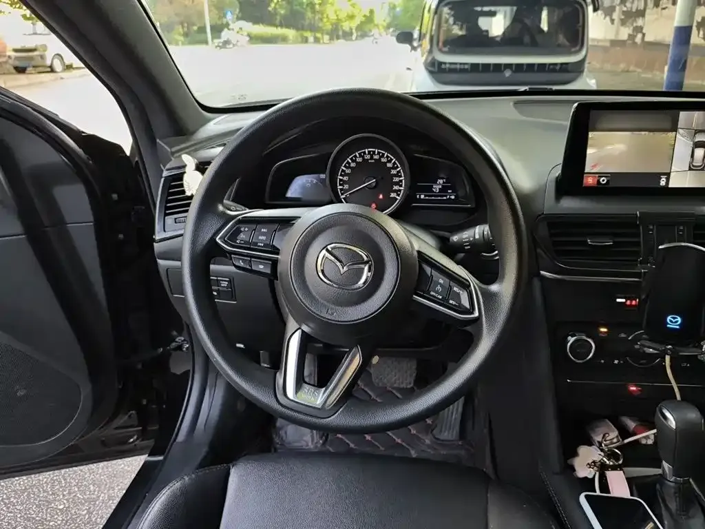 Mazda CX-4 — фото 8