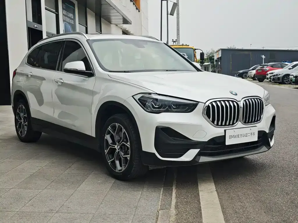 BMW X1 — фото 9