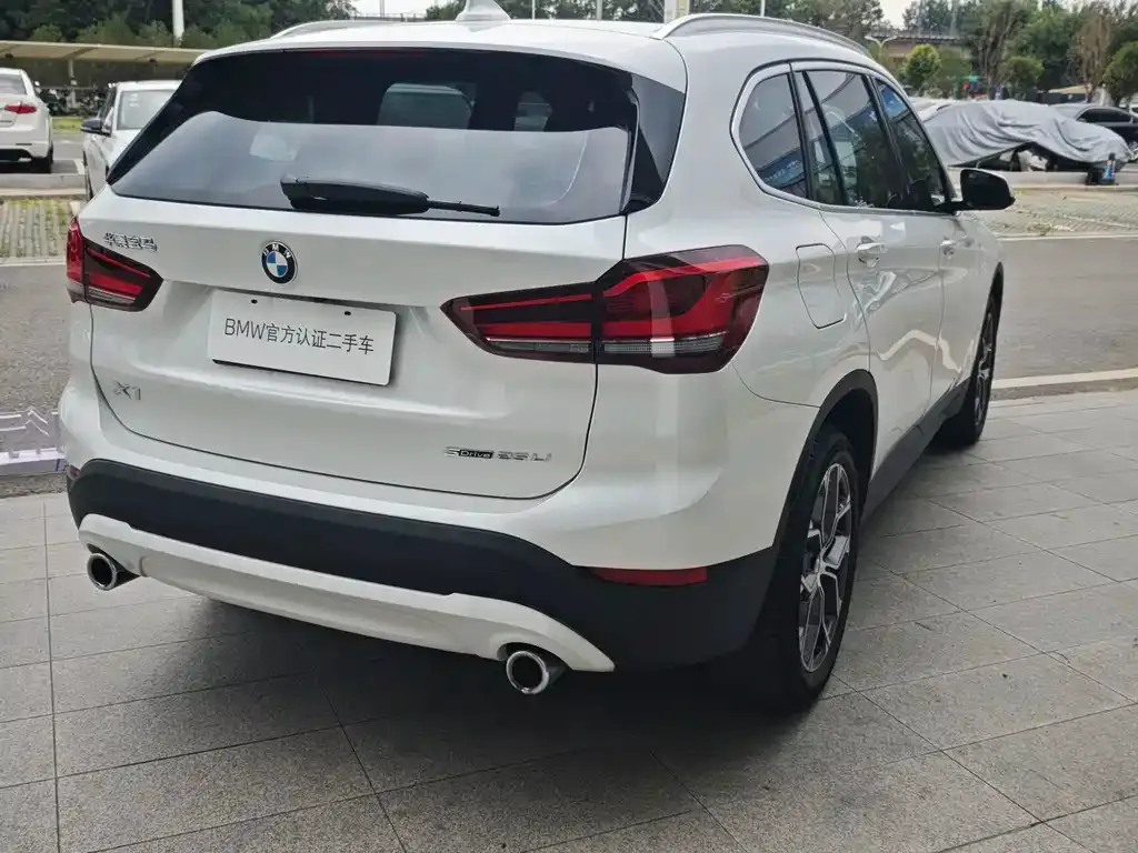 BMW X1 — фото 5