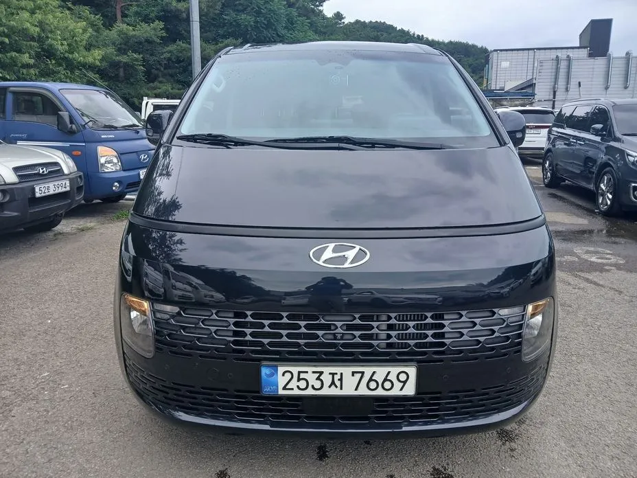 Hyundai Staria