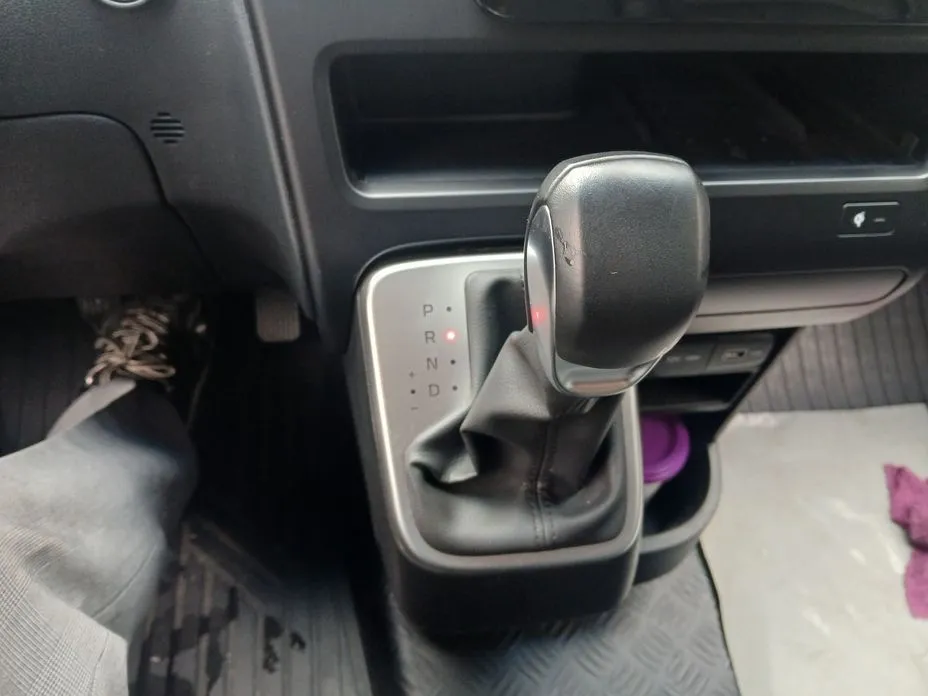 Hyundai Staria 2023 из KR, фото 3