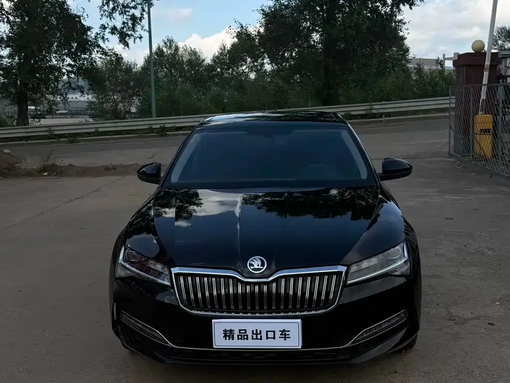 Skoda Superb — фото 6