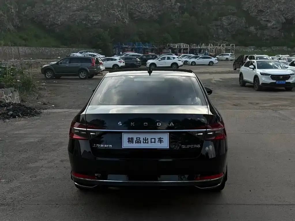 Skoda Superb — фото 7