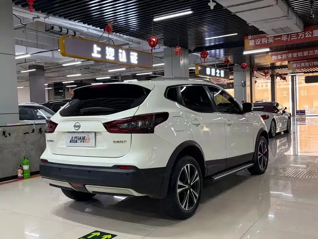 Nissan Qashqai — фото 10