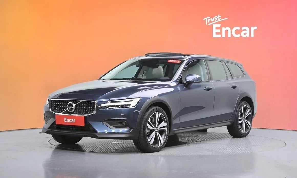 Volvo V60 — фото 1