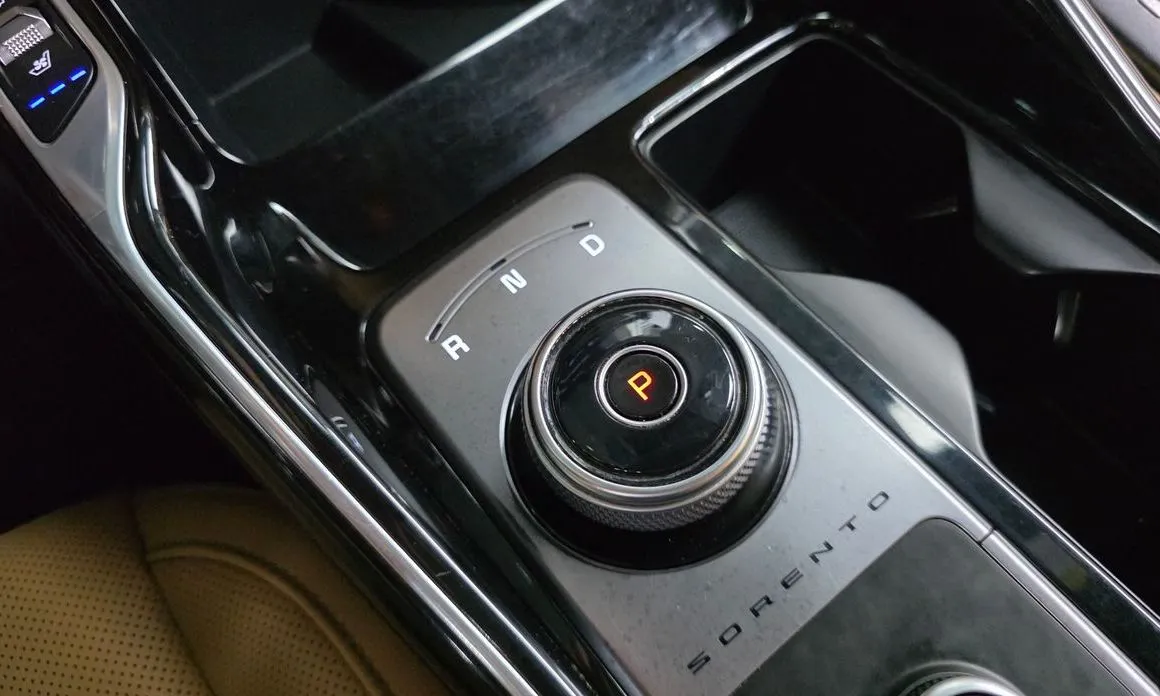 Kia Sorento — фото 6