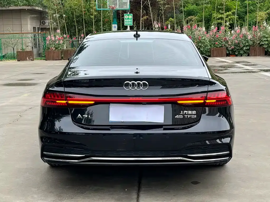 Audi A7L — фото 8