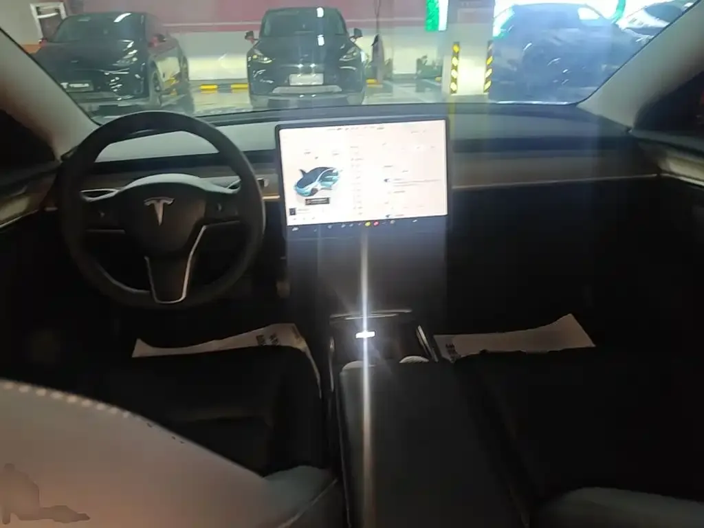 Tesla Model 3 — фото 4