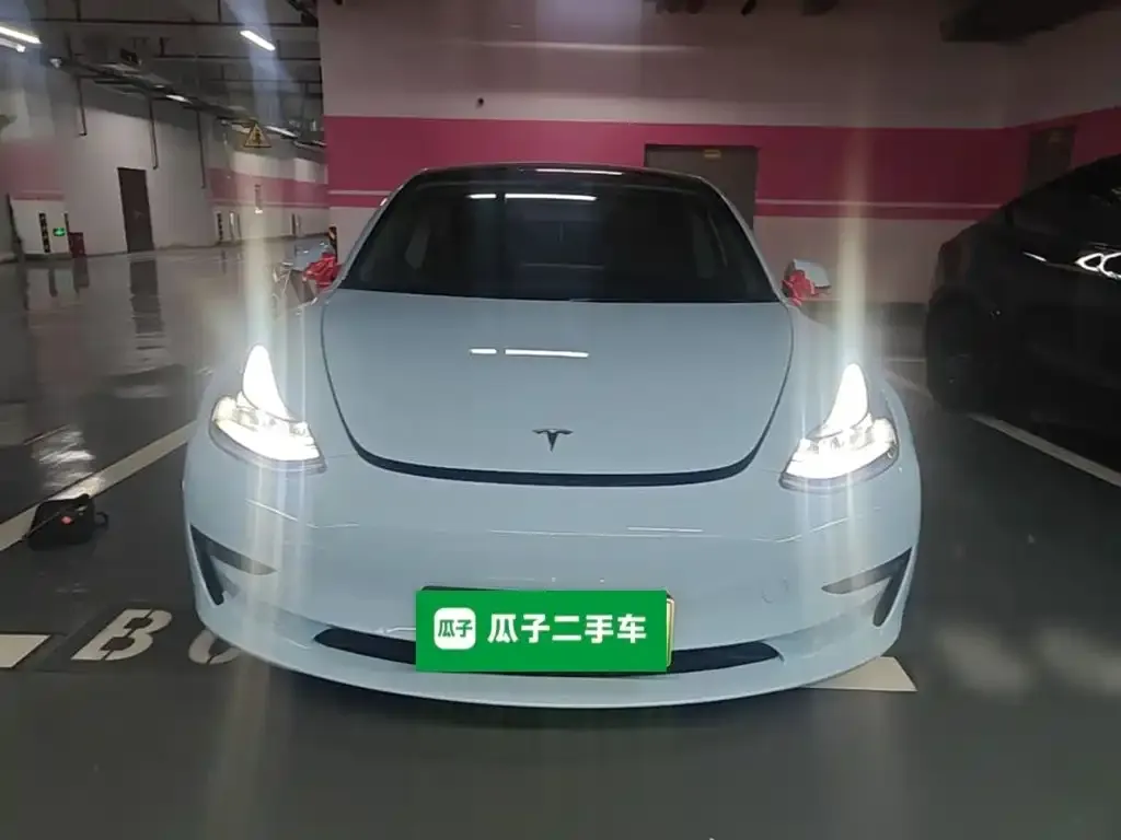 Tesla Model 3 — фото 5