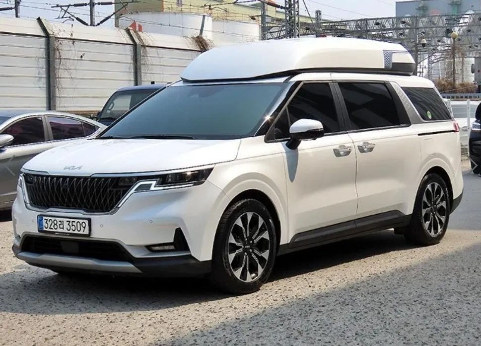 Kia Carnival — фото 1