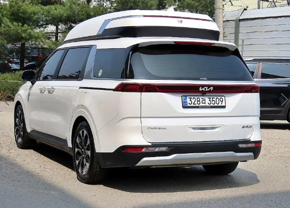 Kia Carnival — фото 10