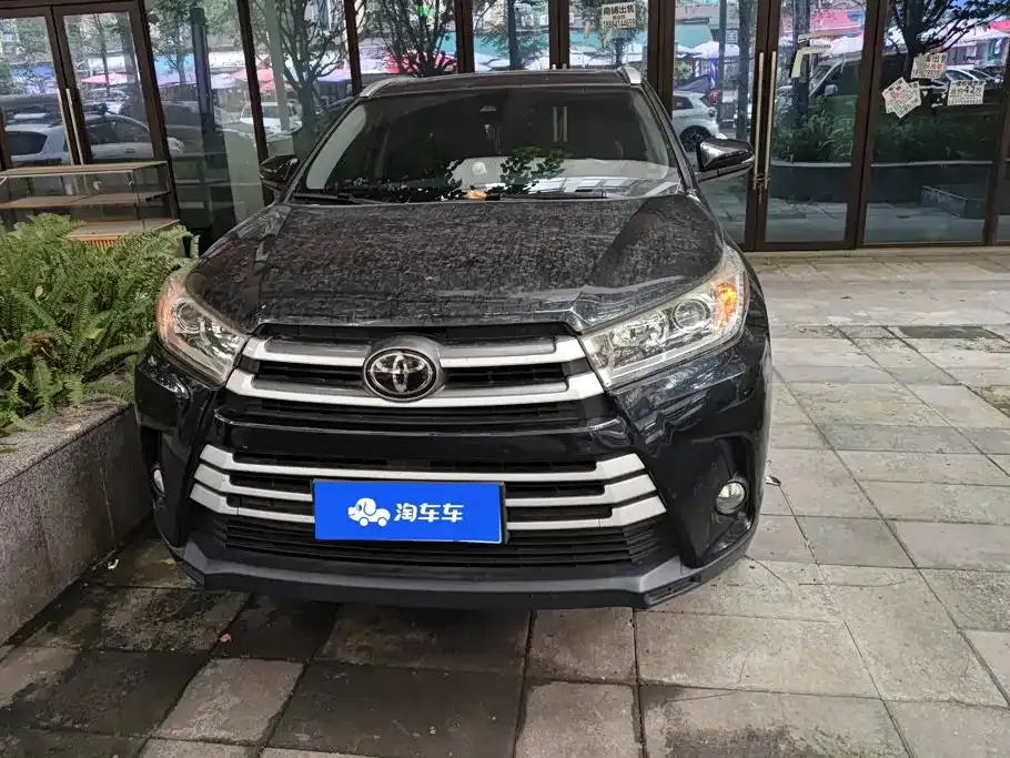 Toyota Highlander — фото 10