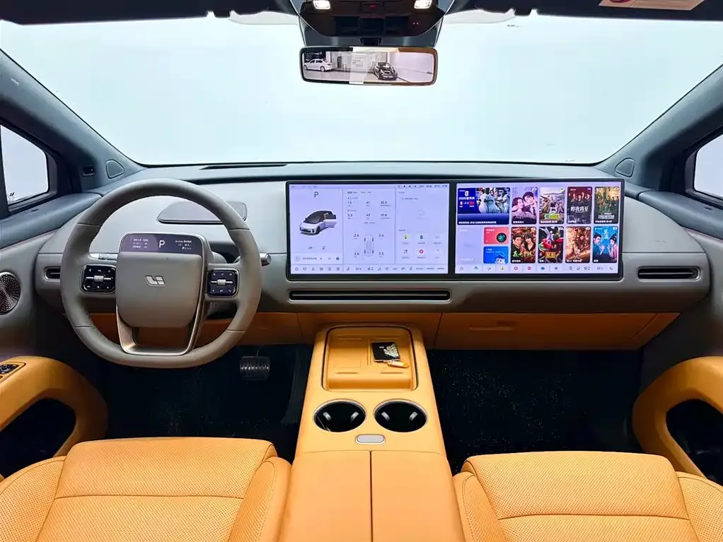 Li Auto i8 — фото 10