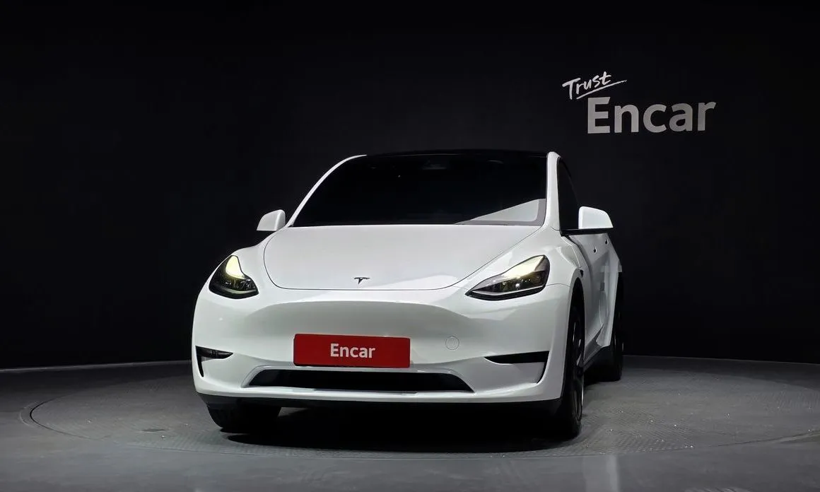 Tesla Model Y — фото 8
