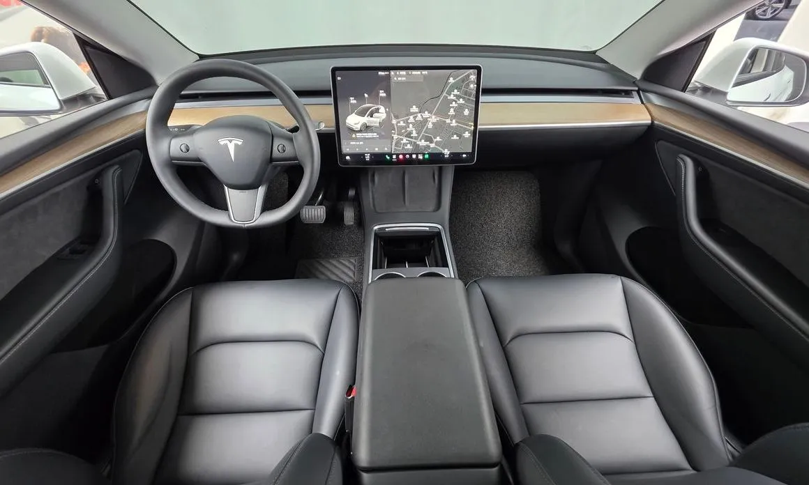 Tesla Model Y — фото 7