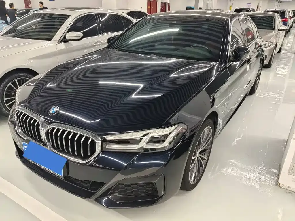 BMW 5 Series — фото 1