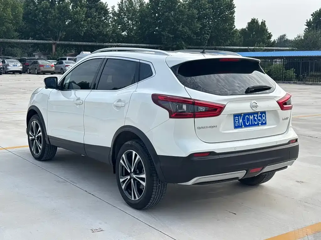 Nissan Qashqai — фото 7