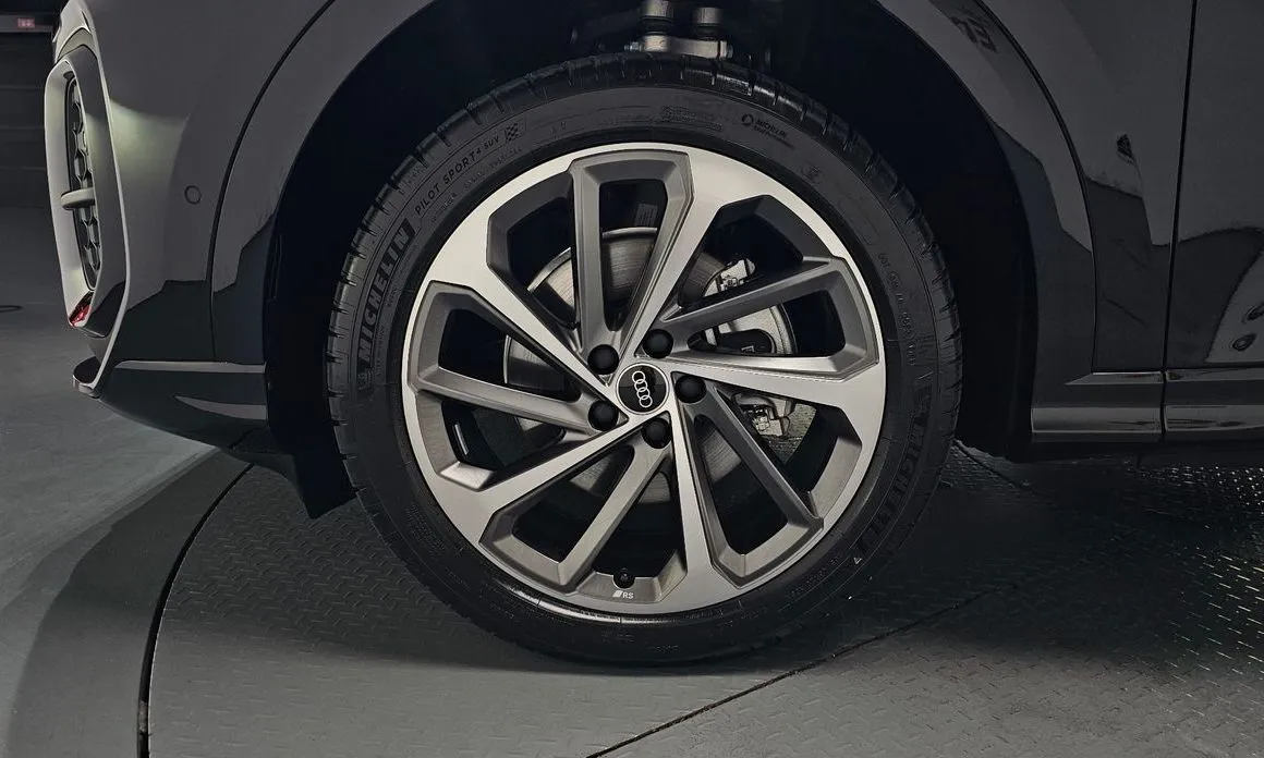 Audi Q5 2025 из KR, фото 6