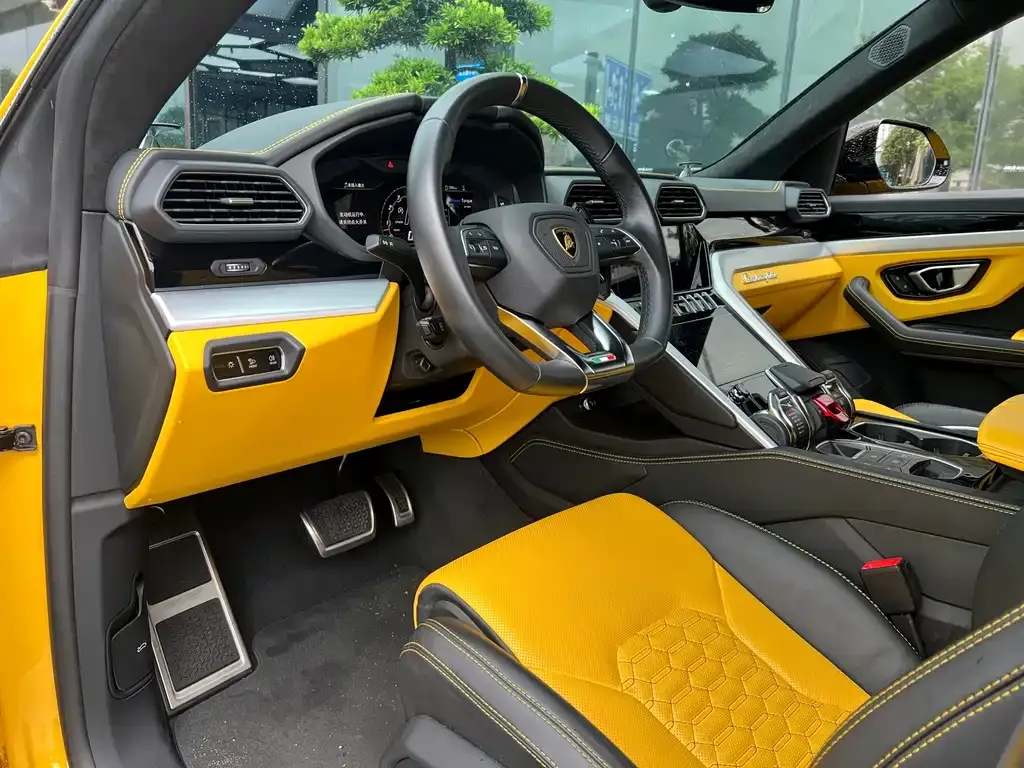 Lamborghini Urus — фото 2