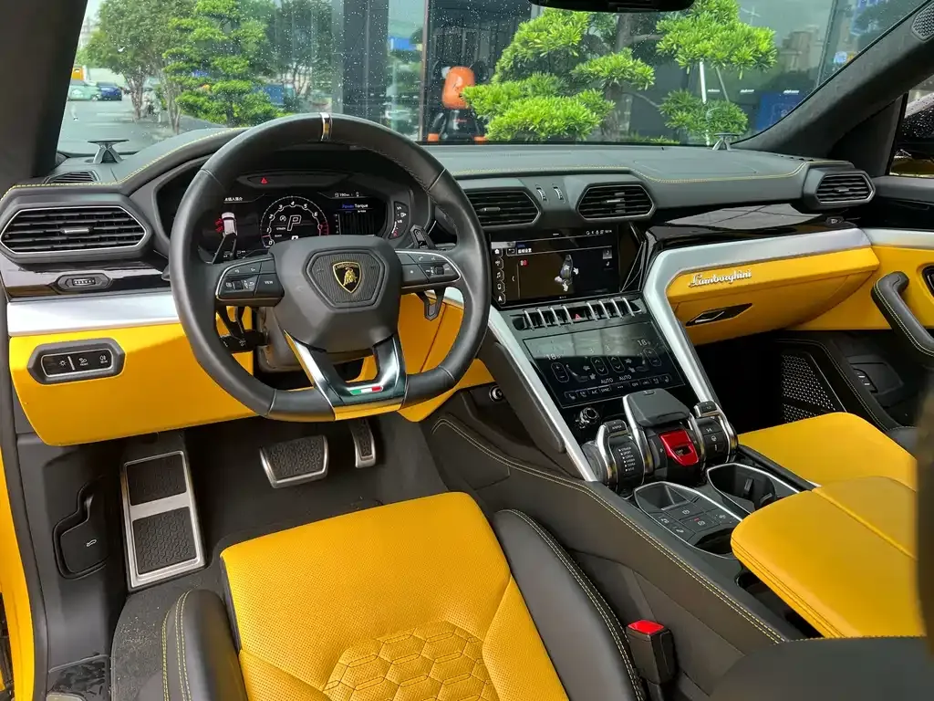Lamborghini Urus — фото 7