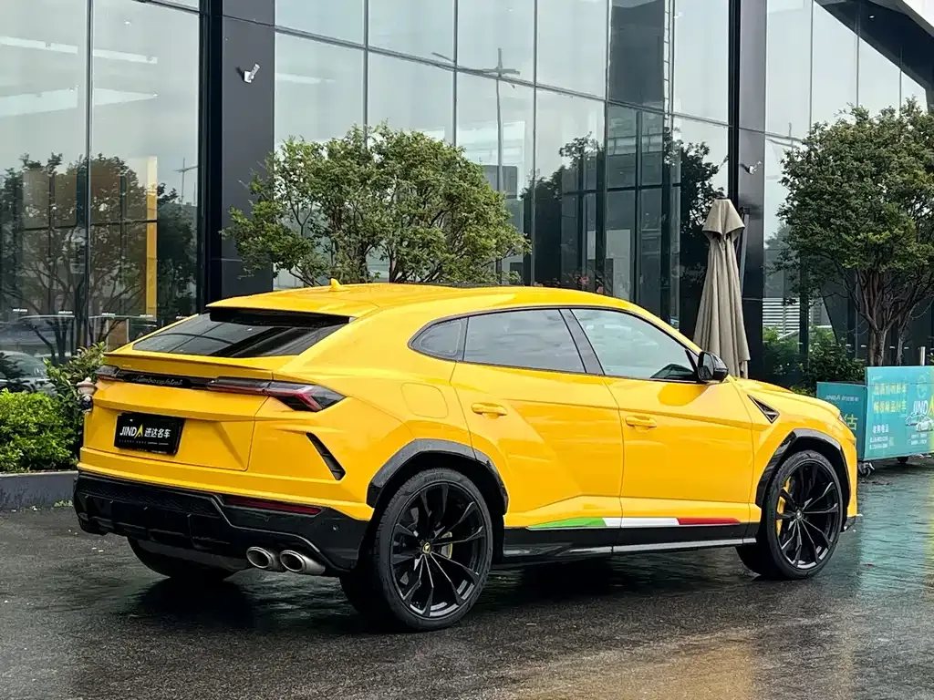 Lamborghini Urus — фото 8