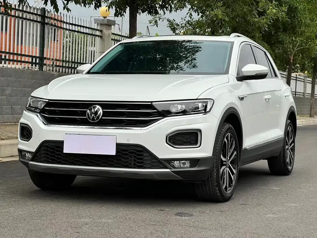 Volkswagen T-Roc — фото 1