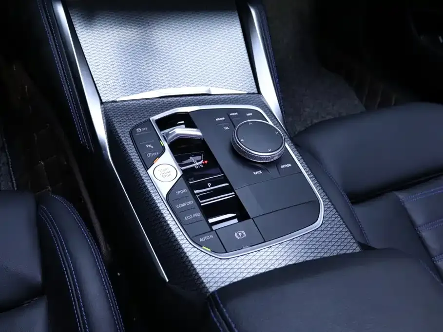BMW M240i — фото 10