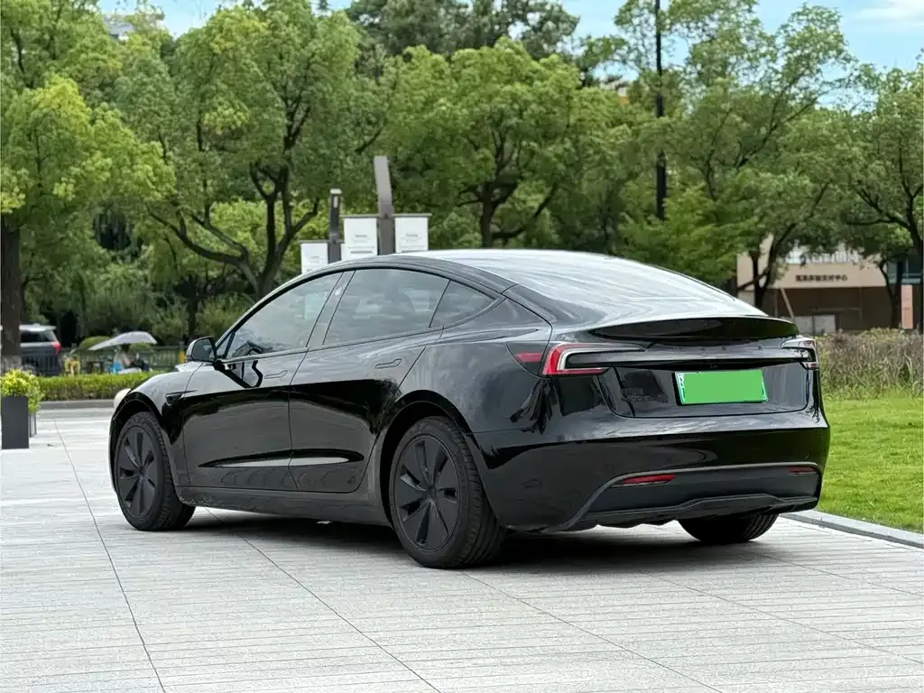 Tesla Model 3 — фото 7