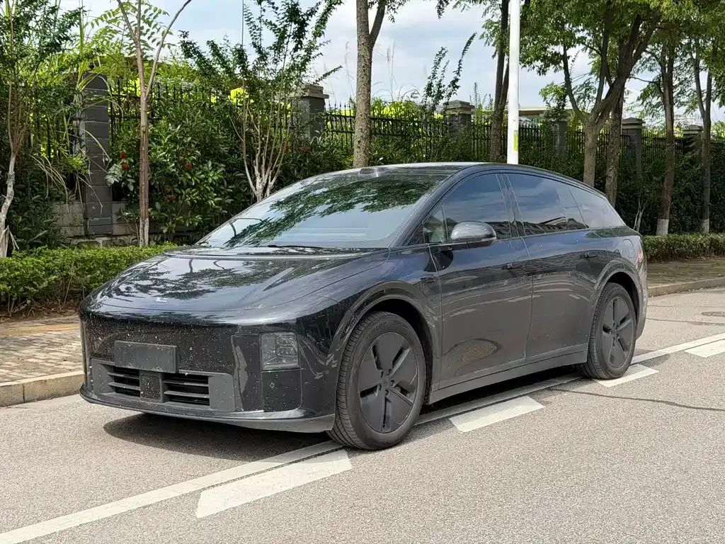 Li Auto i6 — фото 1