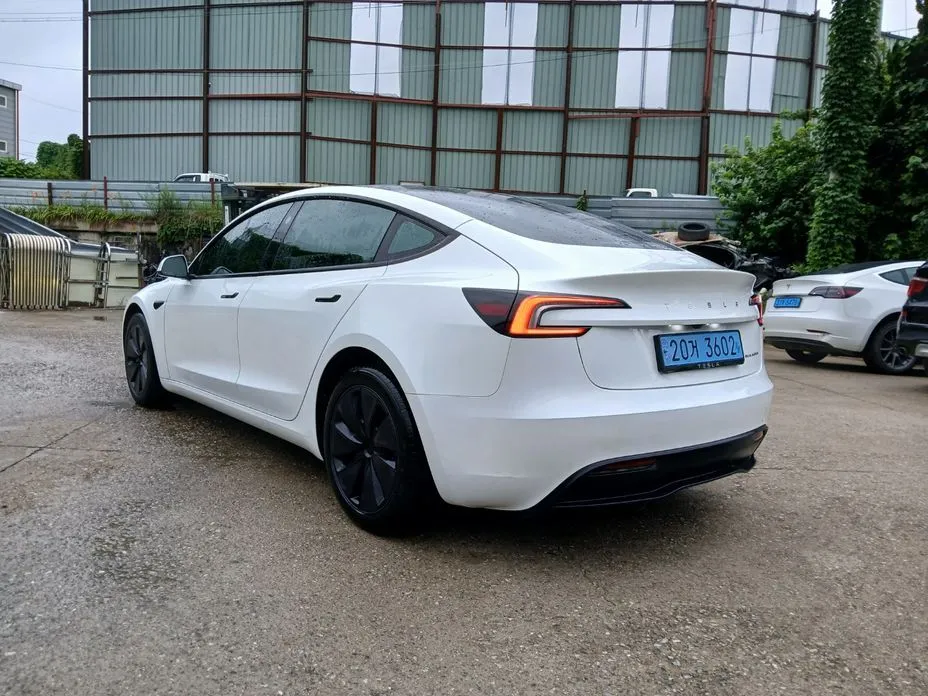 Tesla Model 3 — фото 10