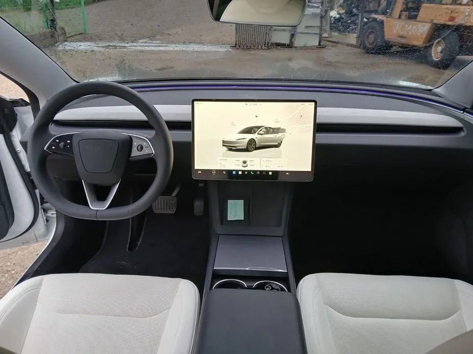 Tesla Model 3 — фото 4