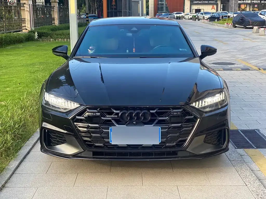 Audi A7L — фото 9