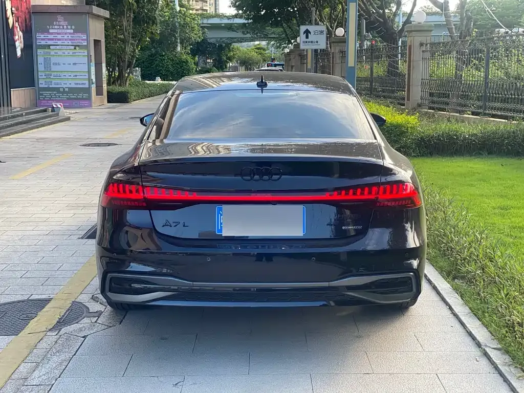 Audi A7L — фото 3