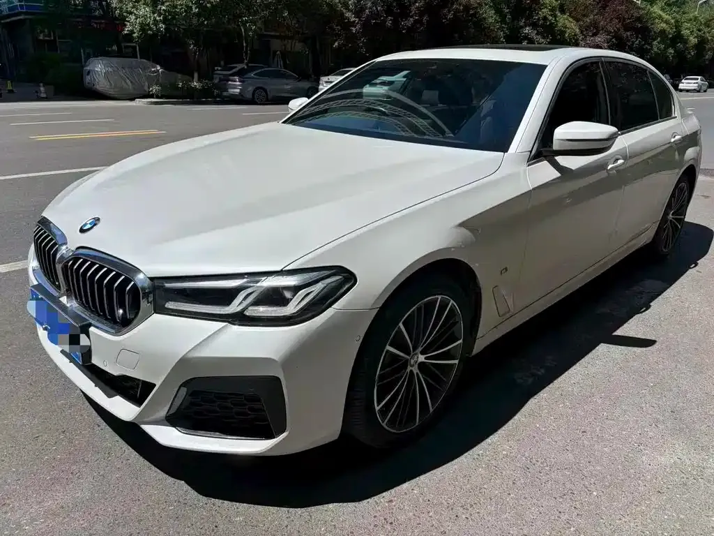 BMW 5 Series — фото 1