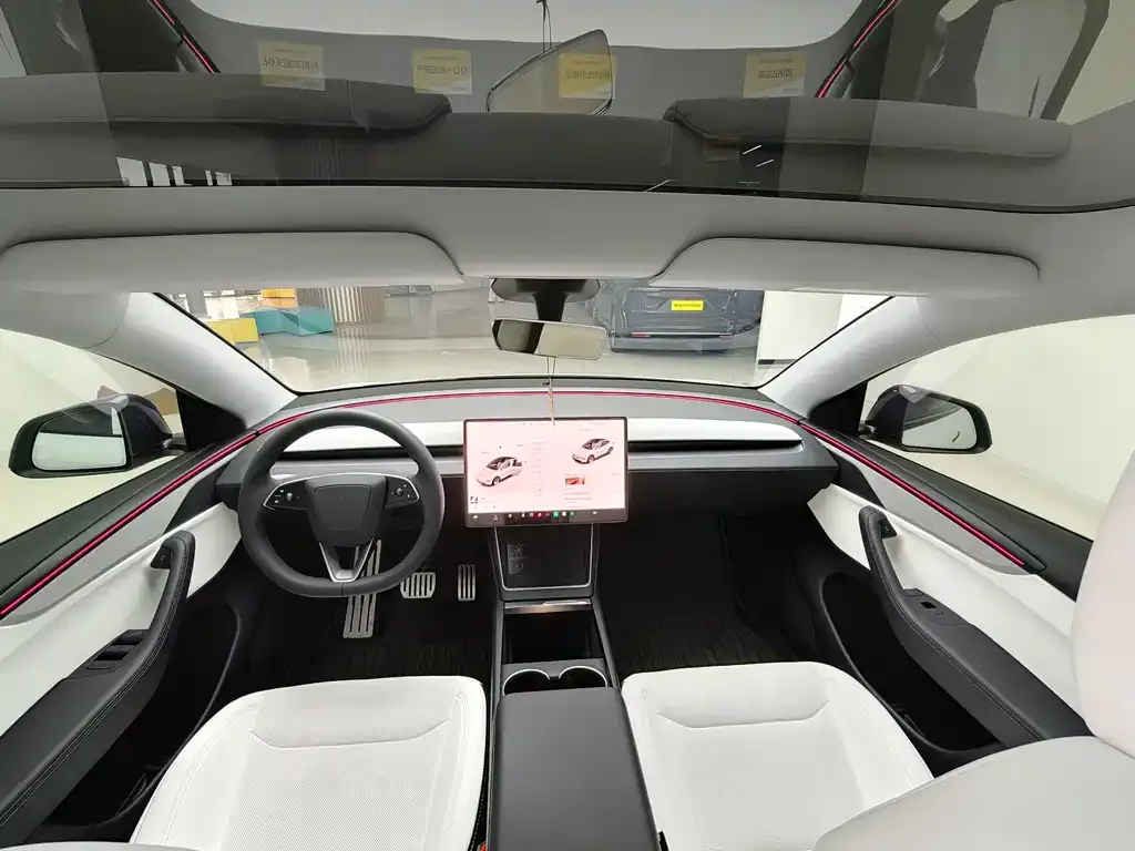 Tesla Model Y — фото 8