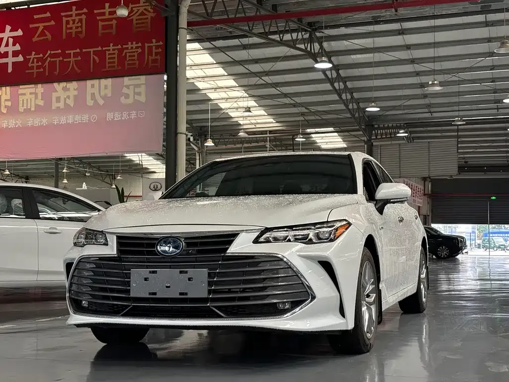 Toyota Avalon — фото 1