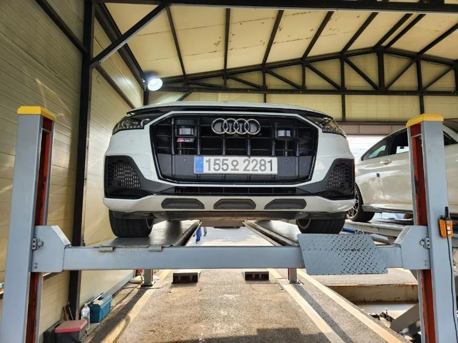 Audi SQ7 — фото 1