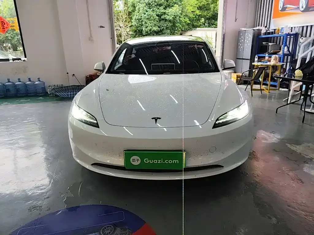 Tesla Model 3 — фото 9
