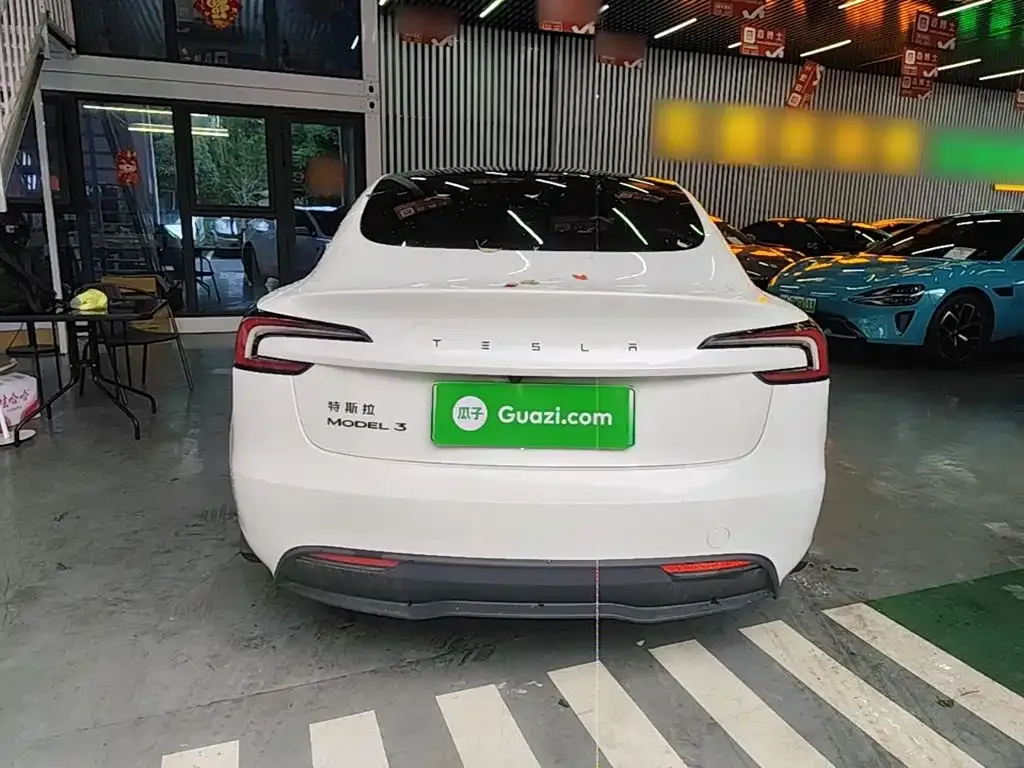 Tesla Model 3 — фото 10