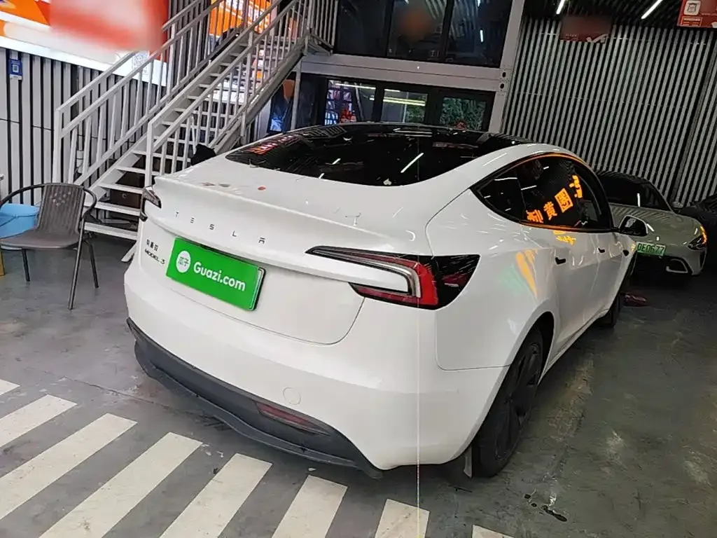 Tesla Model 3 — фото 6