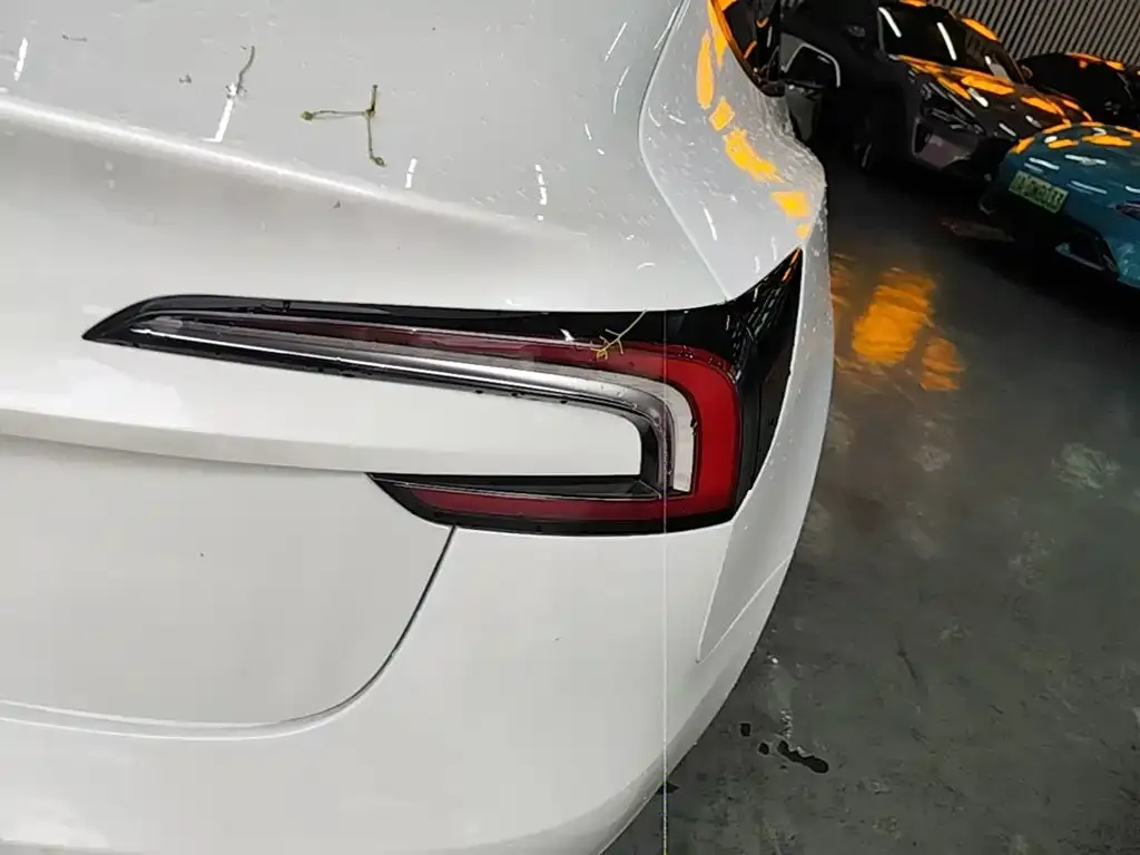 Tesla Model 3 — фото 3